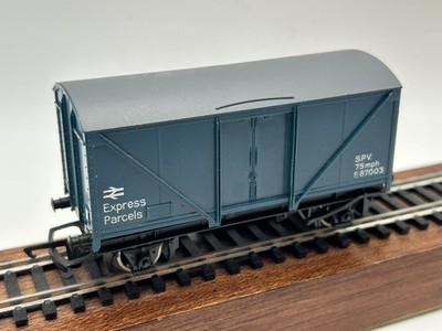OO Wrenn Intercity Express Parcels SPV Van - (VERY GOOD)