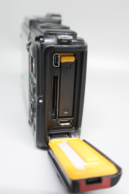 NIKON COOLPIX AW130 YELLOW OUTFIT, BUILT-IN 5X OPTICAL ZOOM LENS