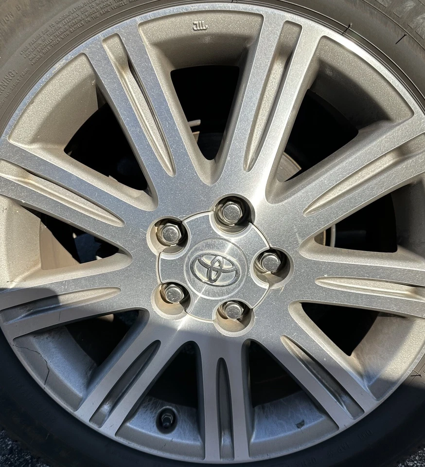 TOYOTA SOLARA OEM TAPA CENTRAL DE RUEDA ACABADO MECANIZADO 42603-AC050 2005-2010 1 pieza Foto 3 de 4