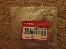New NOS Honda 2009-2017 Pilot Clip Pad 45238-STX-A01