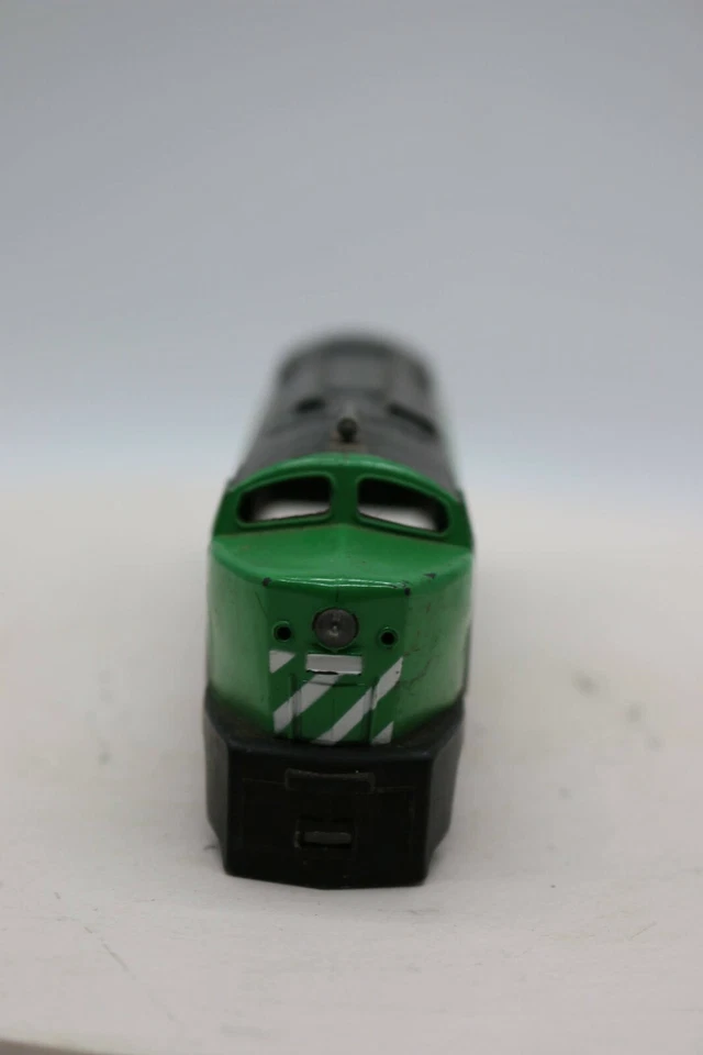 Burlington Northern Shark Nose Diesel Locomotive #415 SHELL ONLY HO 1:87 Gauge - Image 3 of 4