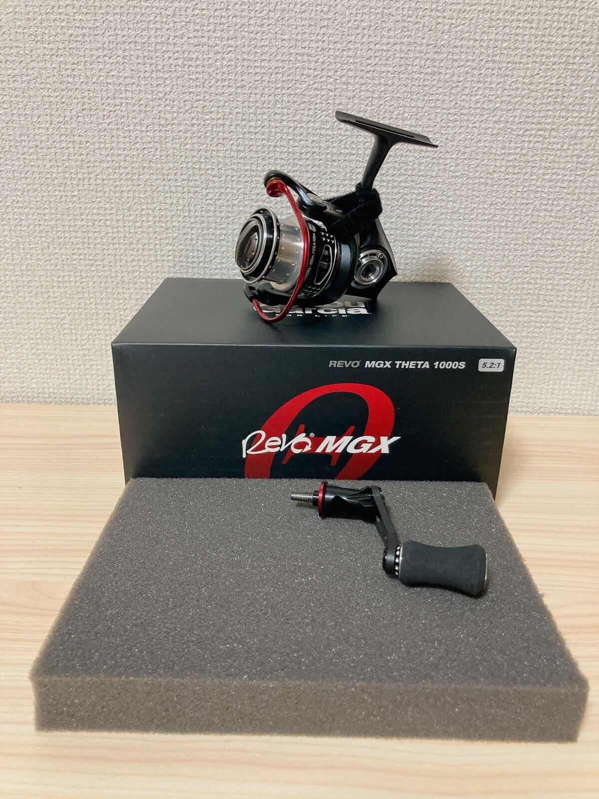 Abu Garcia Spinning Reel REVO MGX THETA 1000S 5.2:1 Fishing Reel IN BOX