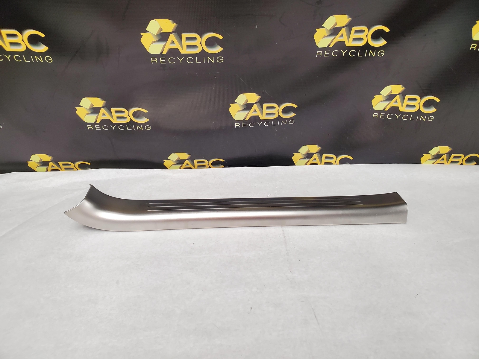 2007 Bentley Flying Spur Front Passenger Sill Plate (3W4.863.382 P) OEM