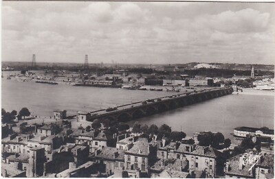 E0126 BORDEAUX - DIE STEINBRÜCKE UND BLICK AUF DIE REEDE - LES RIVES DE LA GARONNE