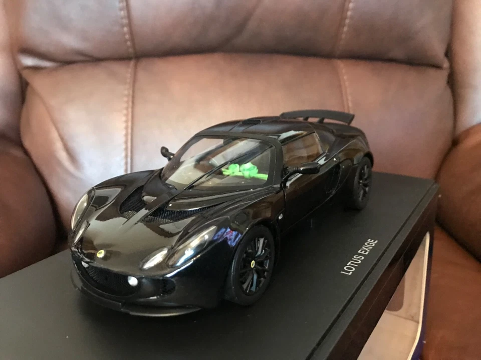 AUTOART 1/18 LOTUS EXIGE NEGRO 75363 LEER DESCRIPCIÓN Foto 2 de 4