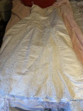 David's Bridal White Lace Strapless Ball Gown Wedding Dress Size 16 T8695