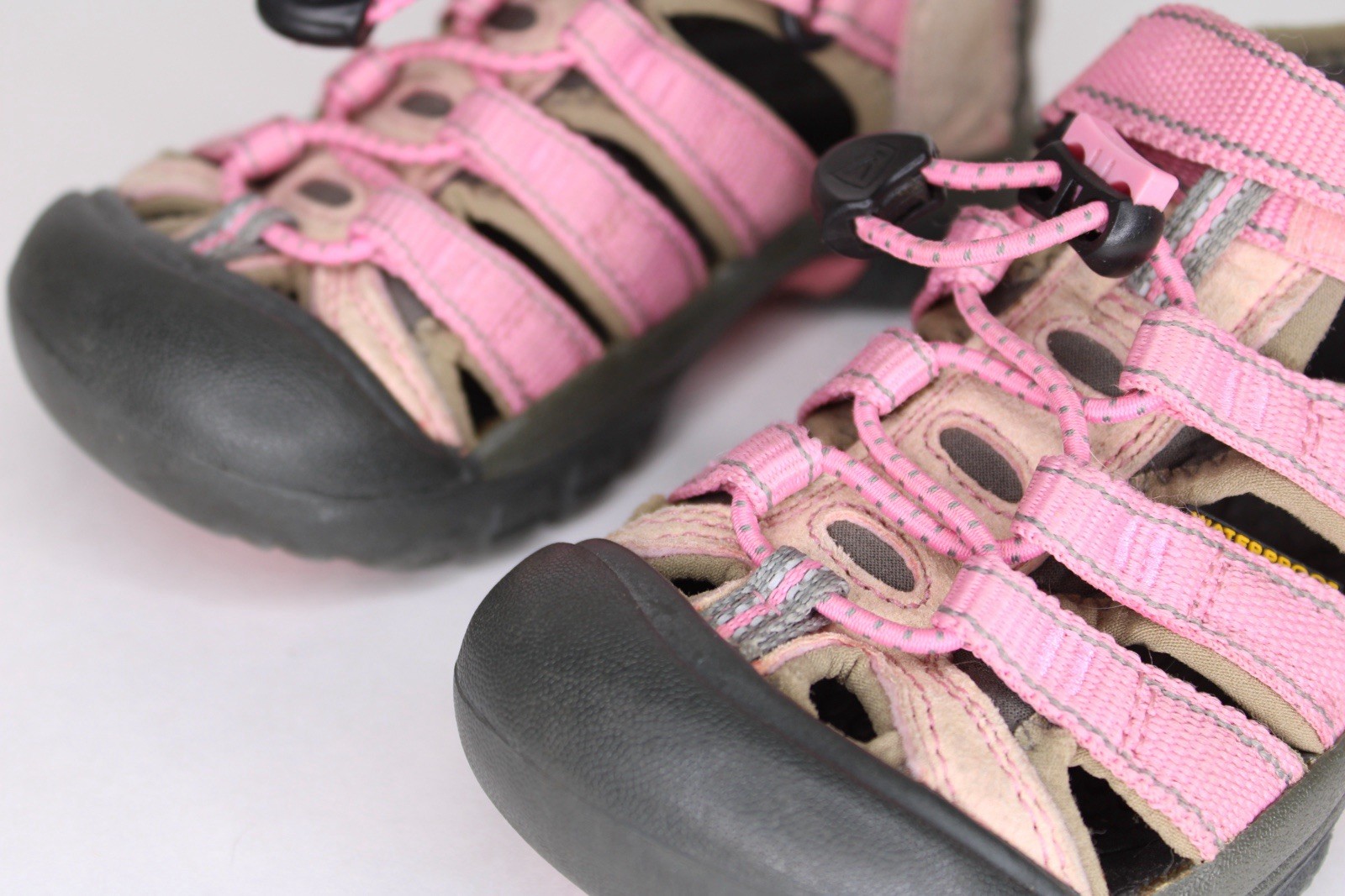 Scarpe sandali KEEN bambini ragazze taglia 11 rosa Newport H2 facili da acqua