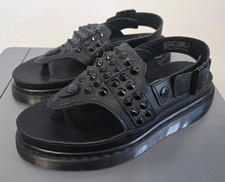 Wie neu! Dr. Martens Leder Sandalen Zehensteg mit schwarzen Nieten Gr. 38 (UK 5)