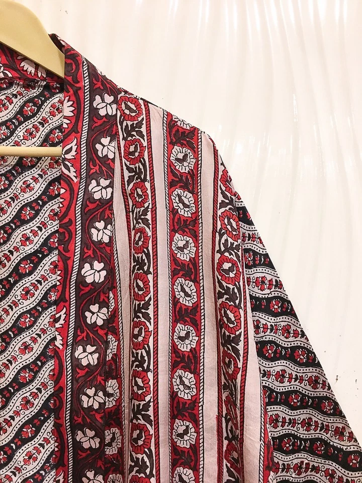 Jaqueta cardigã curta de seda pura quimono espanador capa roupão solto branco KMS3733 - Imagem 3 de 4