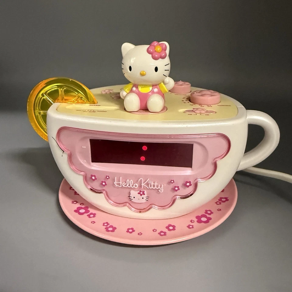 Hello Kitty KT2055 Radio Alarm Clock Tea Cup Pink Lemon Night Light Sanrio 2012 - Image 2 of 4