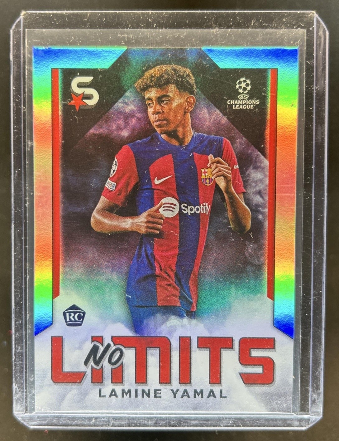 2023-24 Topps UEFA Superstars Lamine Yamal No Limits RC Rookie #NL-06 Barcelona view 1