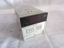 OMRON E5AD-RR3K-US TEMPERATURE CONTROLLER 100-110/200-220VAC 4.5VA ***XLNT***