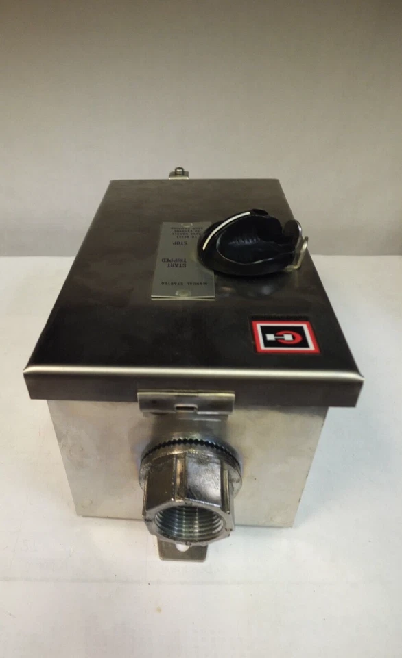 CUTLER-HAMMER STAINLESS STEEL ENCLOSURE B100W1C TYPE 4 OR 12 Foto 3 de 4