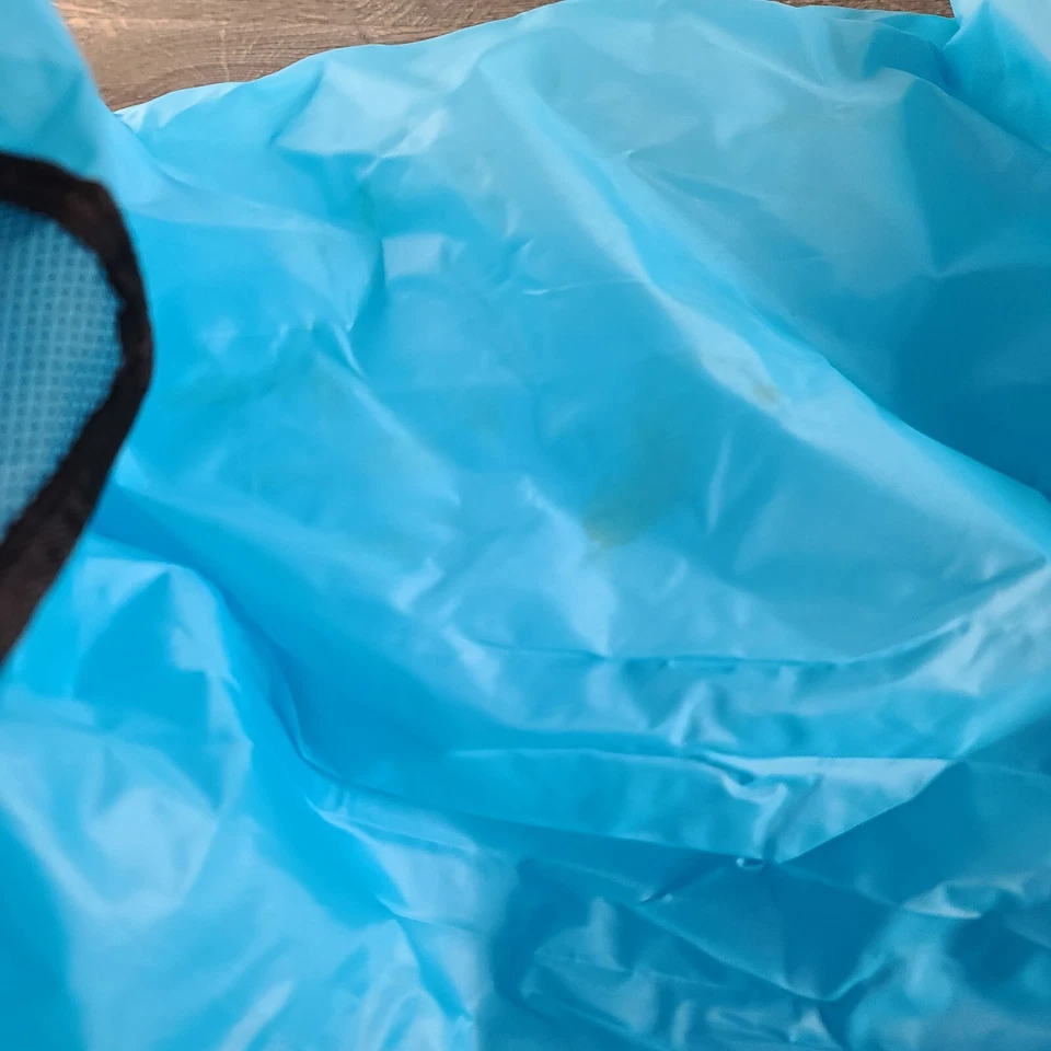 Tumbona de aire inflable original marca Mary Kay y bolsa de transporte azul Foto 3 de 4