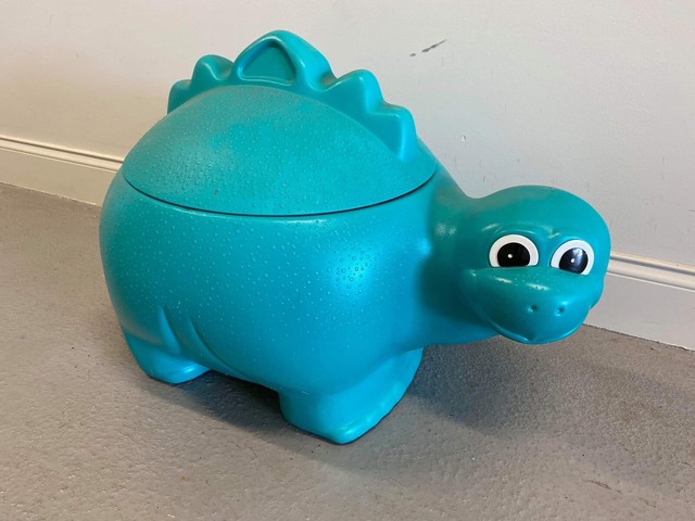 rubbermaid toy storage