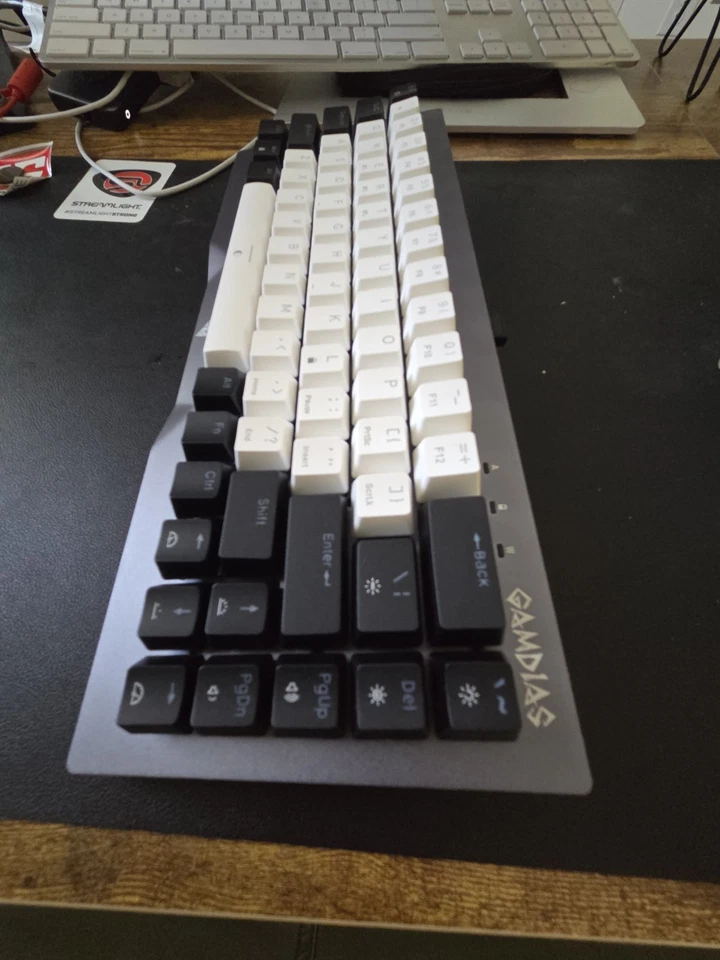 Teclado mecánico híbrido inalámbrico para juegos GAMDIAS Hermes M4 - 65% - RGB - NUEVO Foto 4 de 4