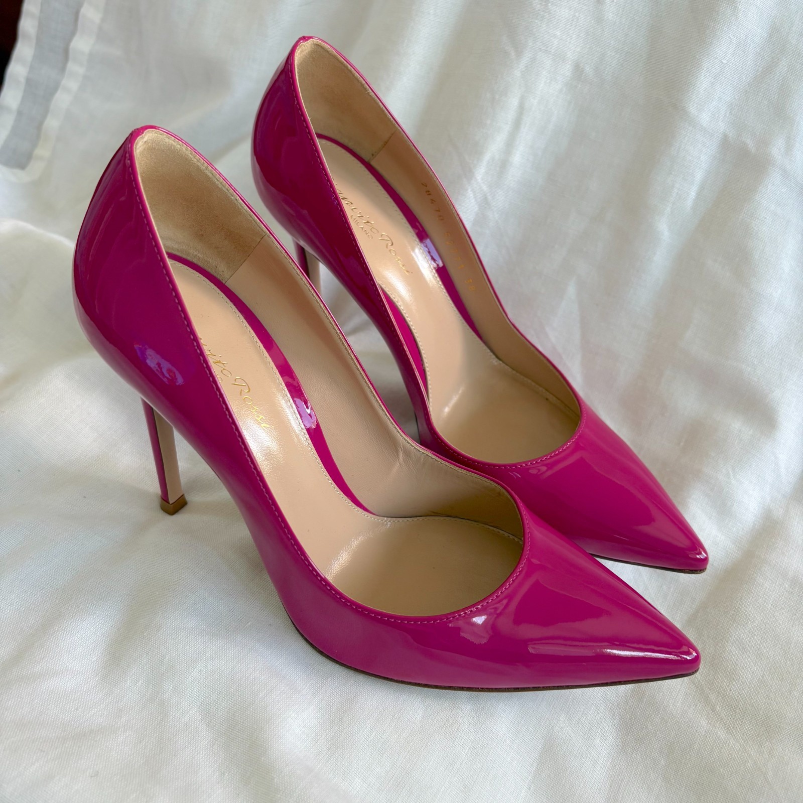 Gianvito Rossi pink patent pointed toe pumps, size 38