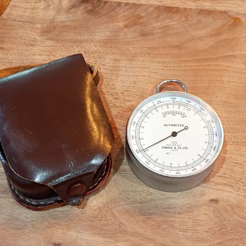 Tamaya & Co., Ltd. Silver Altimeter 2948 with Leather Case