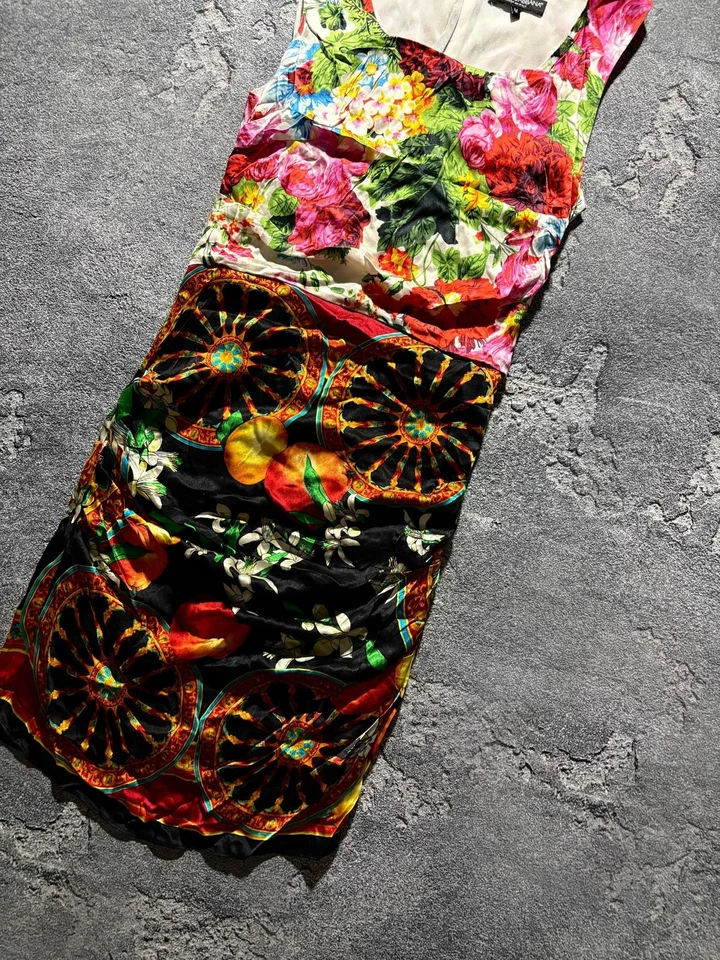 Vestido de seda vintage años 00 Dolce & Gabbana estampado floral de frutas sin mangas talla M Foto 2 de 4