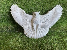 Handgefertigte Beton Fliegende Eule Wandrelief Garten Ornament Skulptur Dekoration