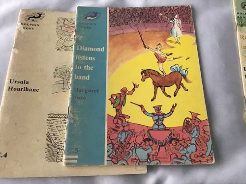 Vintage 1970s Early Reading Dolphin Books x 27 - Picture 9 of 17