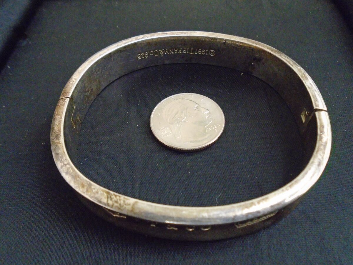 Tiffany & Co 1997 Sterling Silver 925 Bracelet. Stunning Tiffany & Co 1997 Sterling Silver 925 Bracelet. Stunning