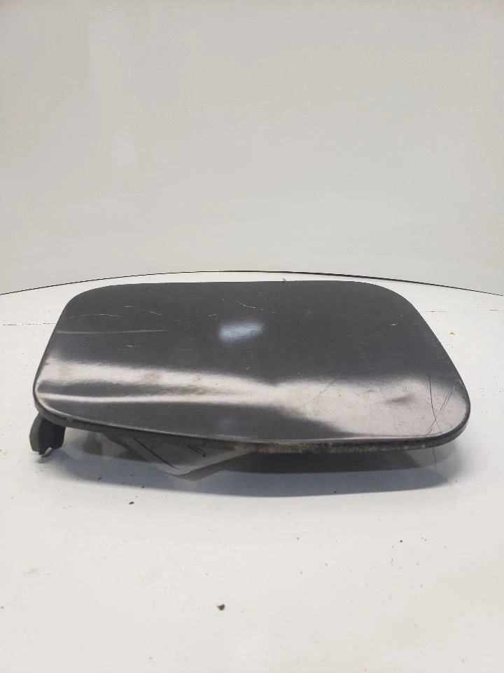 XB SCION  2005 Fuel Filler Door 1367065 - Image 2 of 4