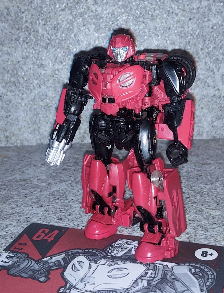 Transformers Studio Series 64 Cliffjumper complete Deluxe Ss-64 - Image 2 of 4