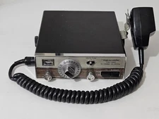 VINTAGE REALISTIC TRC-24C All Channel Crystal CB Radio w/Mic & Wiring Not Tested
