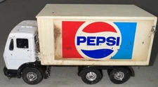 CORGI 5 1/2 Inch MERCEDES BOX VAN PEPSI DELIVERY BOX TRUCK ENGLAND