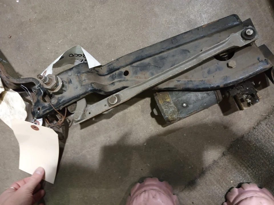 Volkswagen Scirocco 1977- 1981    Mono Wiper FRONT WIPER ASSEMBLY   EXELLENT - Image 3 of 4