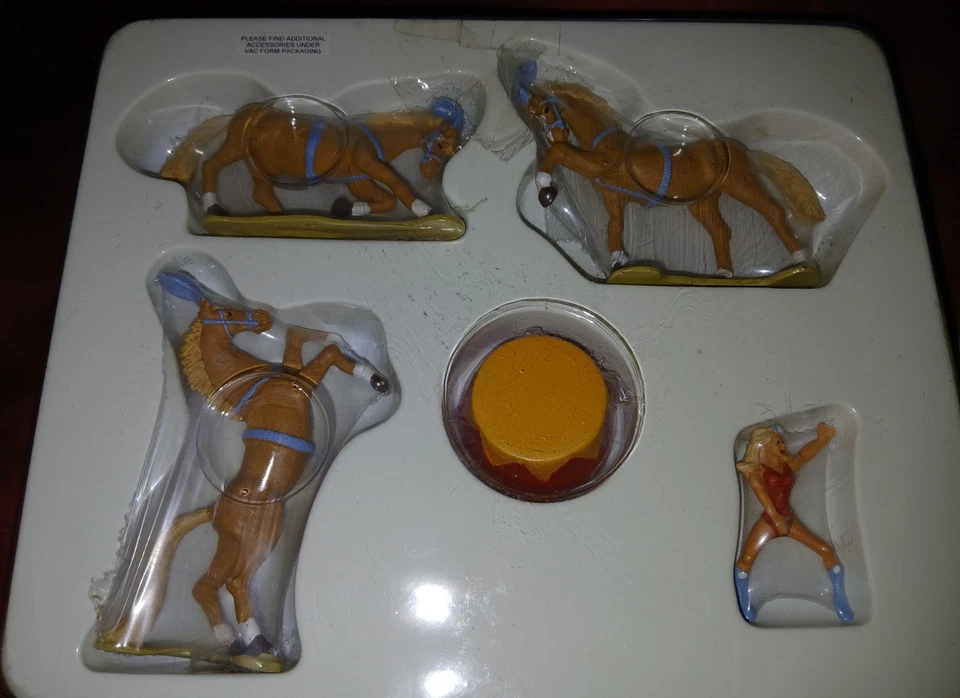 Vtg CORGI CLASSICS Chipperfield’s Circus Liberty Horses #31901 Cast Iron New NIB - Image 2 of 4