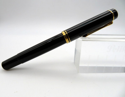 Pelikan M250 Füller Schwarz Black 585er Gold Feder in OBB Old Style