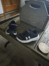 EUC Under Armour UA BPS Assert 9 Kids Sz 10.5 Black White Hook And Loop Closure