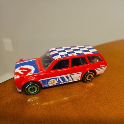 A15 1/64 Hot Wheels 71 Datsun Bluebird 510 Wagon Red 2019 Mystery Models Series