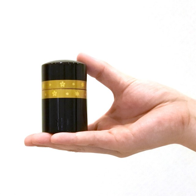 Makie Gold Stripes (Obiharukin) Small Keepsake Urn for Human Ashes Lacquer decor Makie Gold Stripes (Obiharukin) Small Keepsake Urn for Human Ashes Lacquer decor