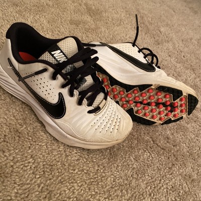 Nike Alpha Huarache Turf Size 4Y Youth 