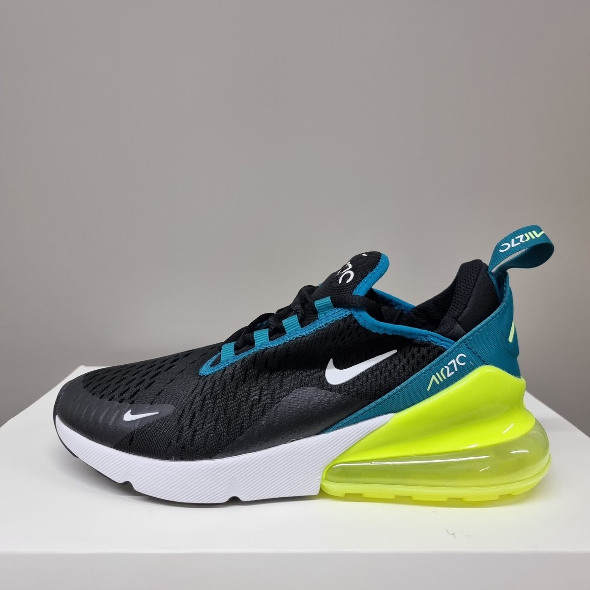 NIKE AIR MAX 270 