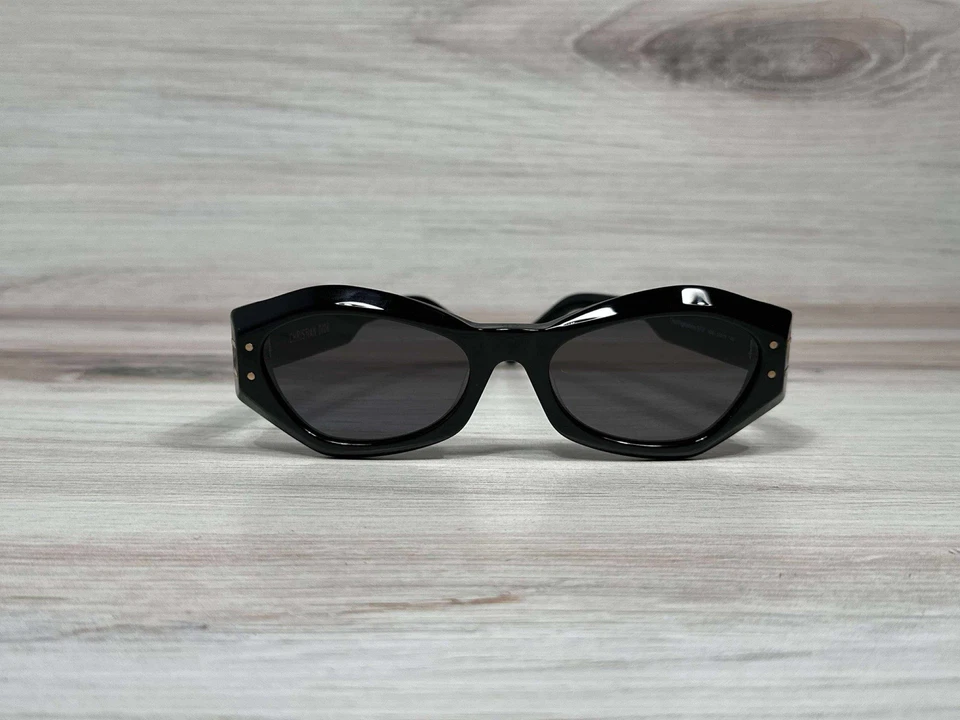 Gafas de sol Christian Dior Diorsignature B1U negras con lentes grises. ¡Se envía ahora! Foto 2 de 4