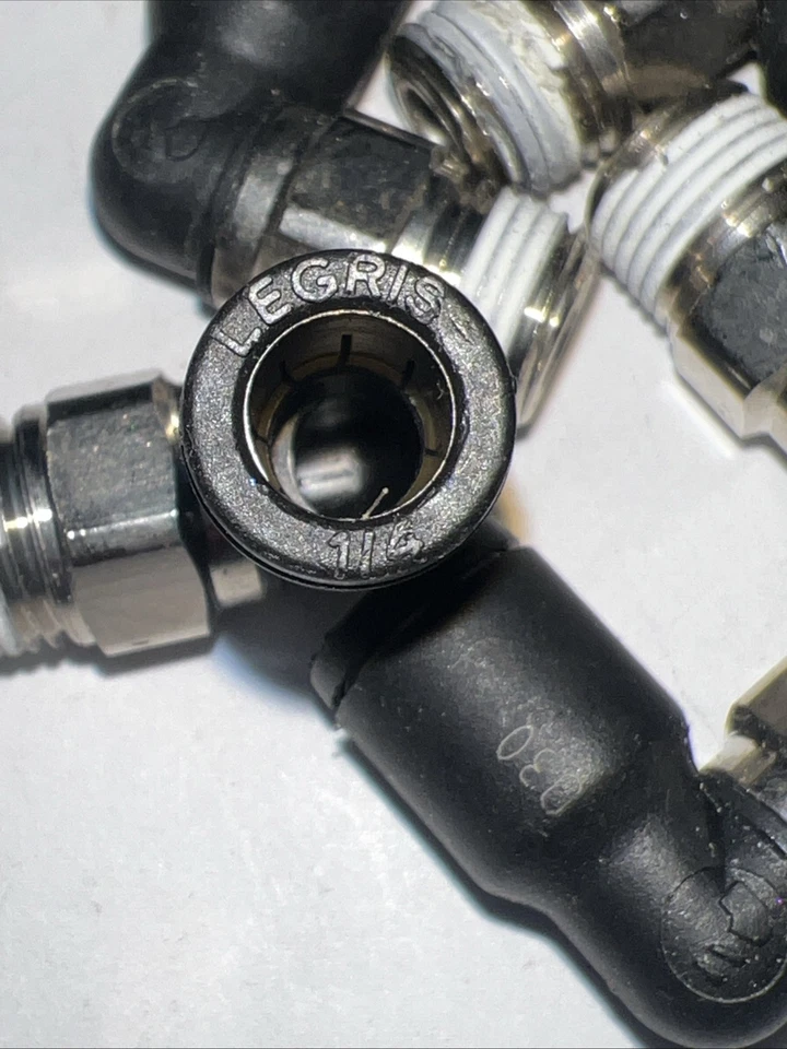 LOTE DE 25 LEGRIS MACHO 90º METAL/PLÁSTICO COMBINACIÓN CODO 1/4" NPT (TK24) Foto 4 de 4