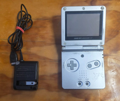 Game Boy Advance SP GBA Platinum Silver Nintendo AGS-001, TESTED w/ Charger