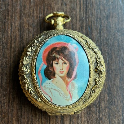 Vintage Max Factor Heirloom Compact Creme Puff Pressed Powder