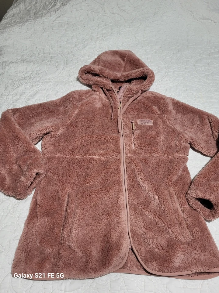 Chaqueta con capucha Reebok para mujer polar de piel sintética con cremallera rosa talla L Foto 2 de 4