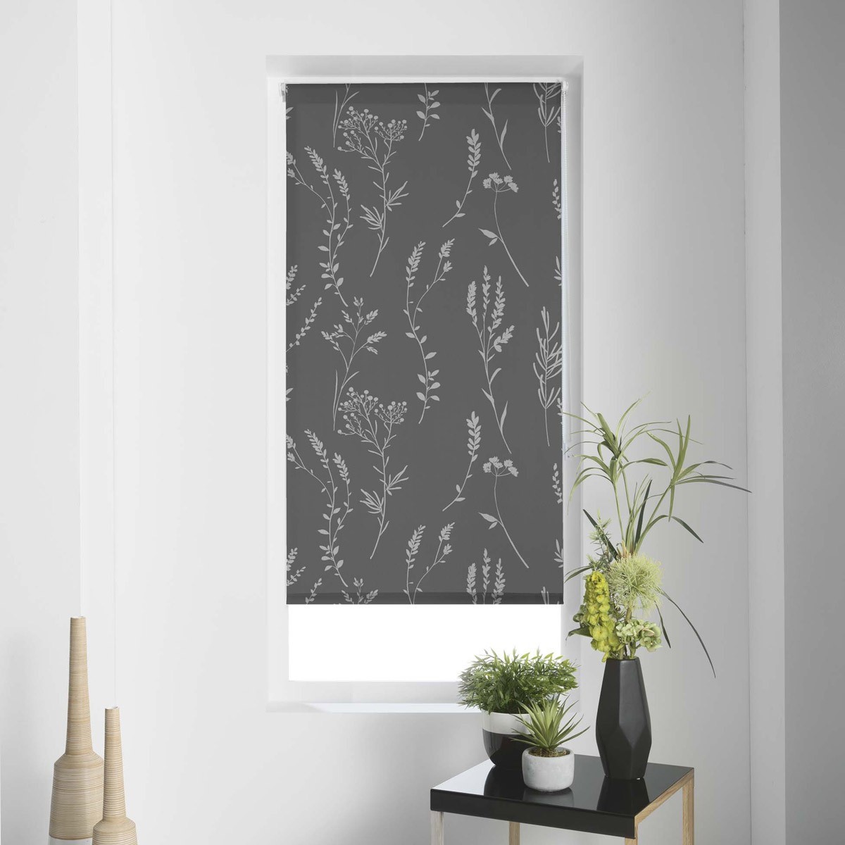 Store tamisant Forelista préservant votre intimité en tissu anthracite