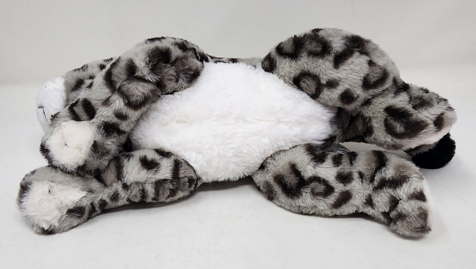 F.A.O Schwarz Snow Leopard Plush Stuffed Toy 14 Ins 2020 Pink Nose Weighted Paws