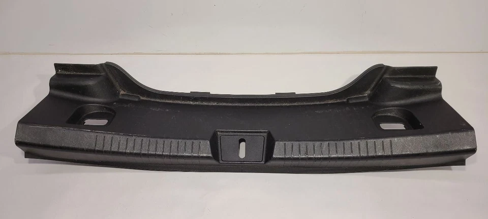 Chevrolet Malibu 2016-2021 puerta trasera maletero umbral placa de desgaste cubierta OEM Foto 2 de 4