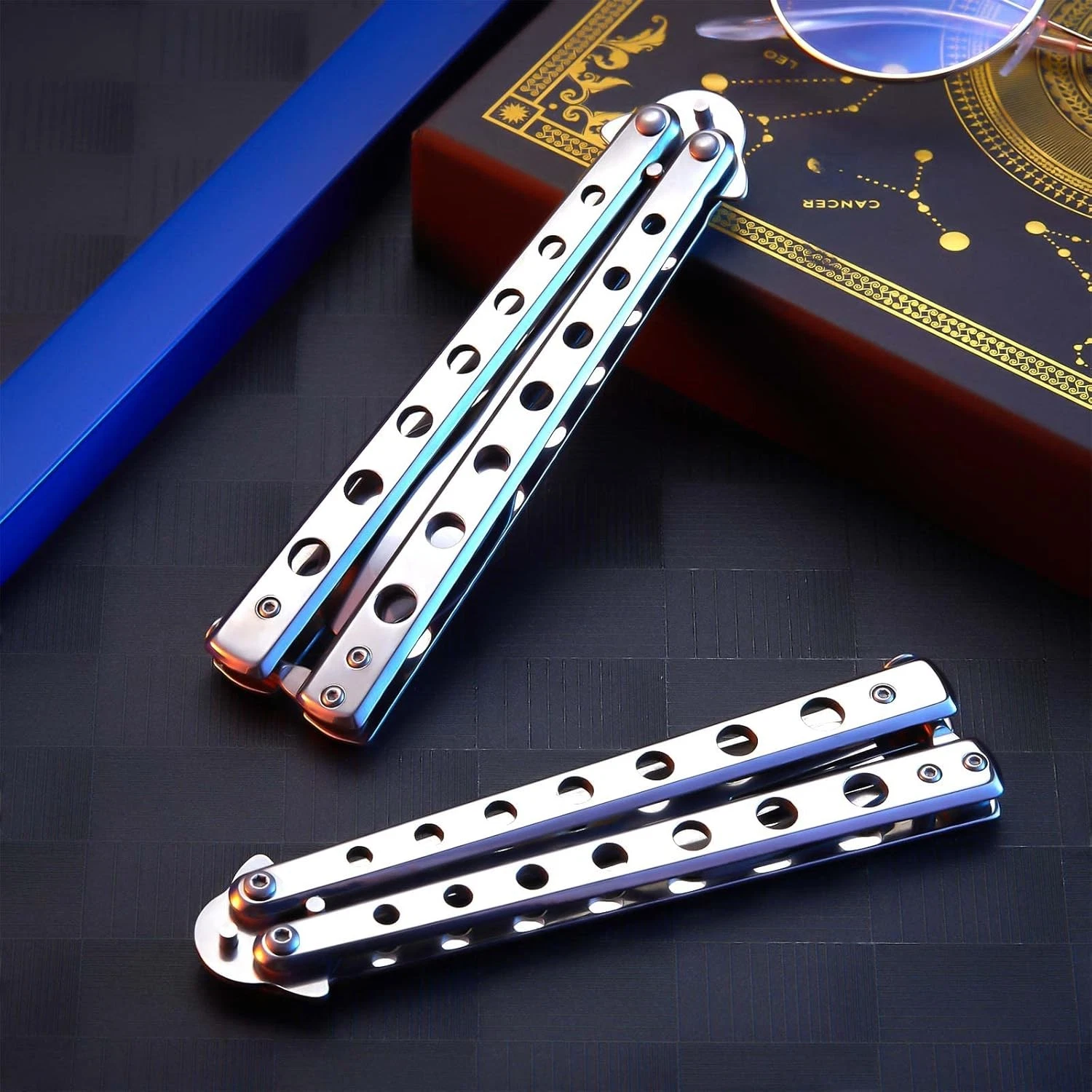 Compact folded stainless steel utensil set