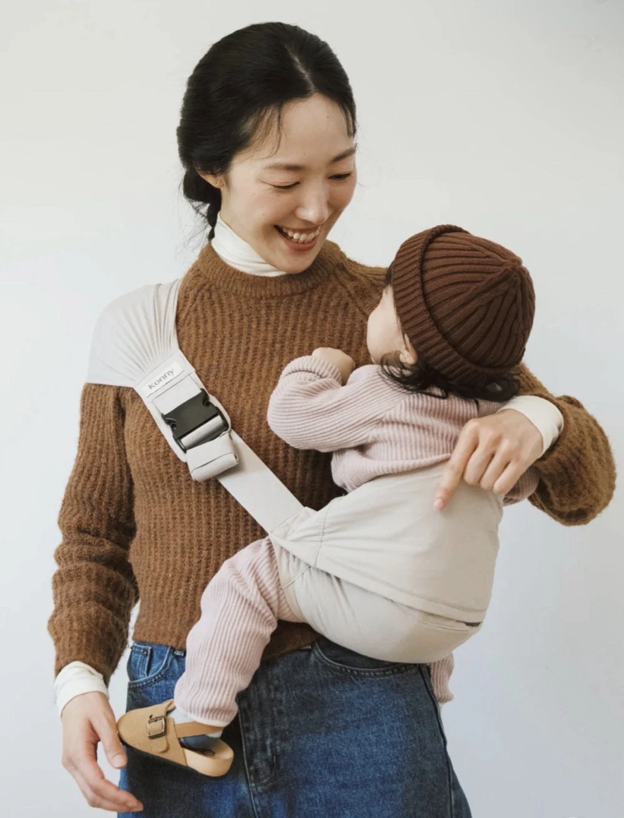 KONNY DUAL SUPPORT HIP SEAT BABY CARRIER GREY BIEGE NWOT
Opens in a new window or tab