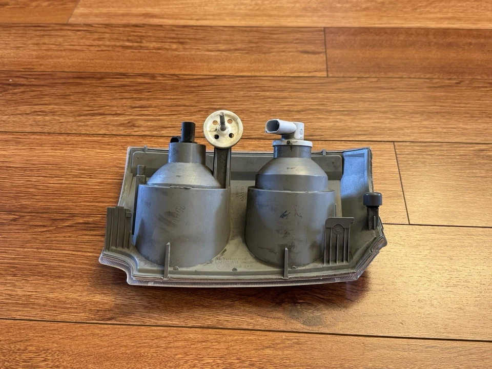 Luz de esquina delantera del lado del conductor OEM 2003-2005 Land Rover Range Rover HSE L322 Foto 3 de 3