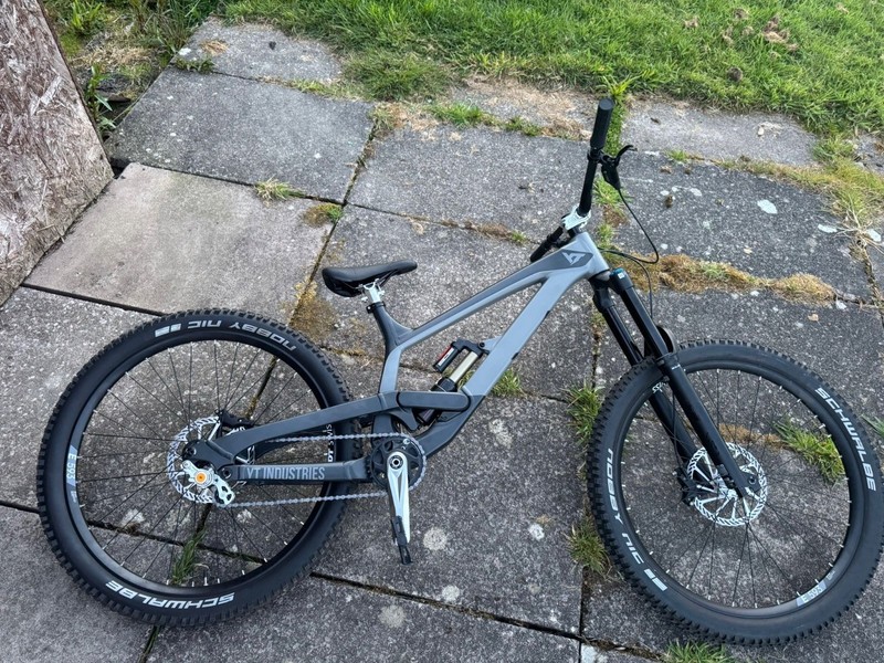 YT Tues Size L Freeride Downhill/Bike Park Rig (New Frame)